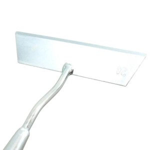 Galaflor Wegeschuffel aus Stahl mit 20 cm Trapezklinge zum Unkrautjäten und zur Bodenbearbeitung.