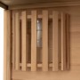 Detailaufnahme der Saunaleuchte hinter Holzverkleidung in der SKYLINE BIG Sauna aus Tannenholz.