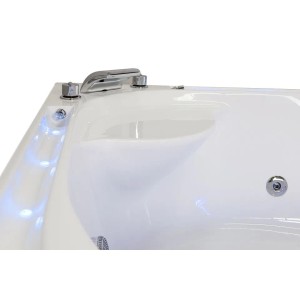 Detailansicht des weißen Jet-Line Eckwhirlpools Villa Sabrina mit Armatur und LED-Beleuchtung.