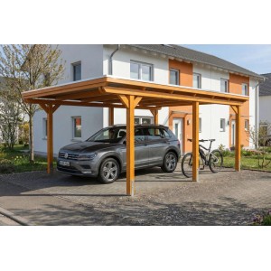 Skan Holz Carport Emsland aus hellem Eichenholz mit Flachdach und Stahl-Dachplatten, schützt Auto und Fahrrad.