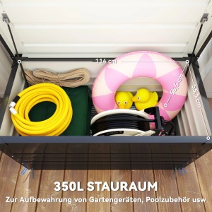 Geöffnete Furnicato Gartenbox Metall 350l mit Gartenschlauch, Schwimmreifen und Spielzeug.