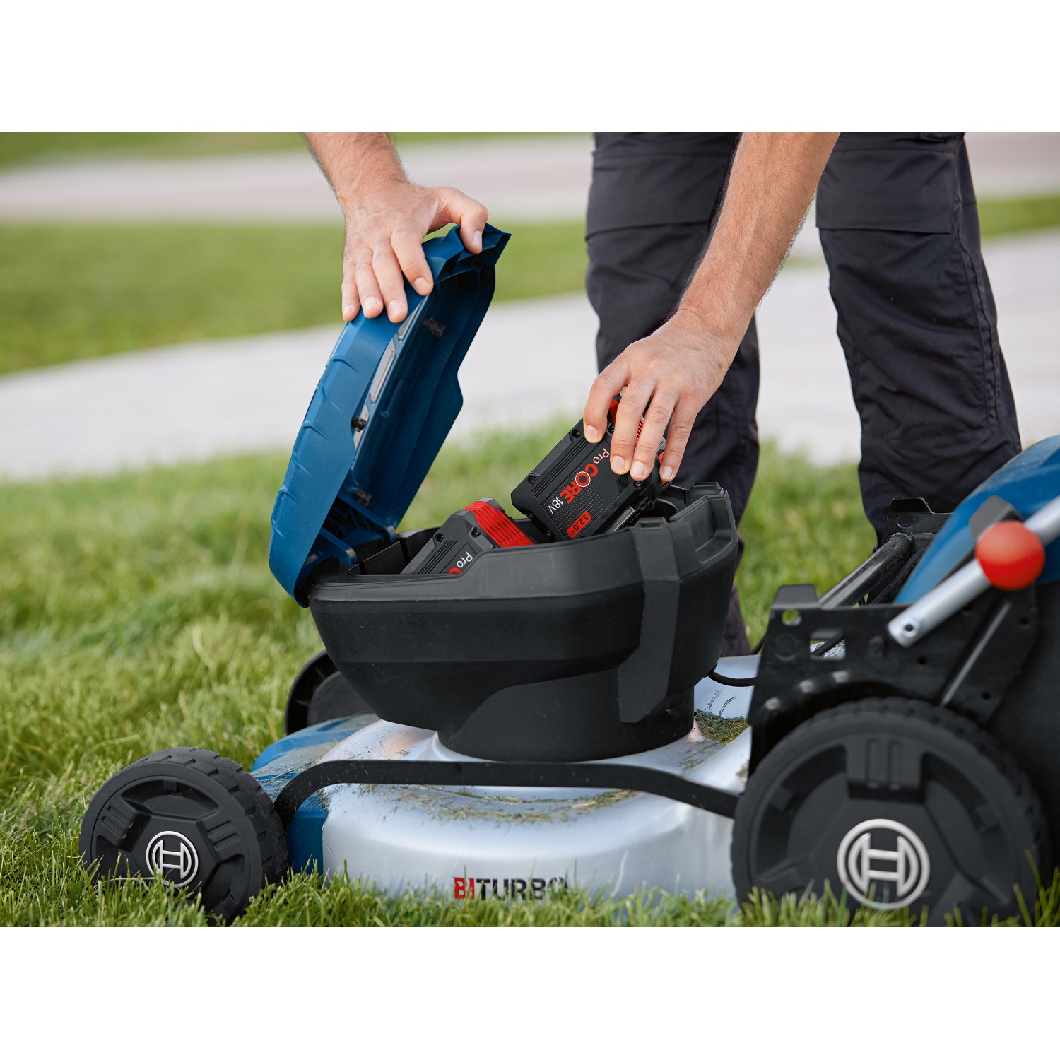 Bosch Professional AkkuRasenmäher GRA 18V246 Solo bei OBI