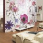 Komar Fototapete Purple mit Blumenmuster im Wohnzimmer, 368x254 cm, FSC®-zertifiziert.