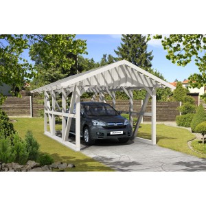 Weißer Skan Holz Carport Schwarzwald mit Rückwand und Auto. Satteldach-Carport aus Holz mit Dachlattung.