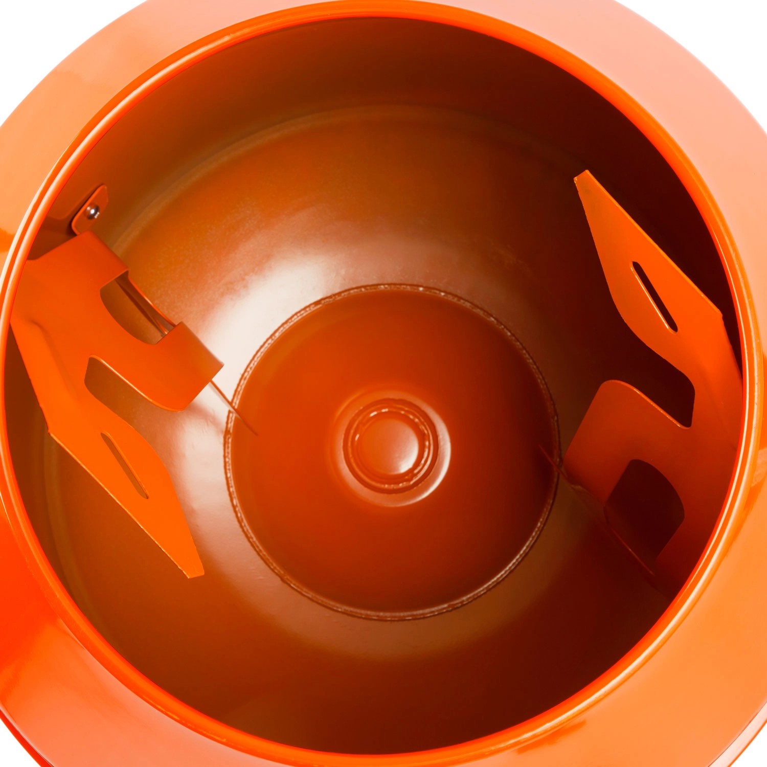 Innenansicht der Trommel eines EBERTH Betonmischers mit Mischflügeln.