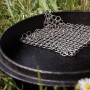 Petromax Dutch Oven Set: Gusseisen-Topf mit Ringreiniger für schonende Reinigung.