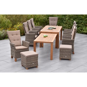 Merxx Toskana 13-tlg. Gartenmöbel-Set mit Ausziehtisch, 8 Sesseln und 2 Hockern aus Akazienholz und Kunststoffgeflecht.