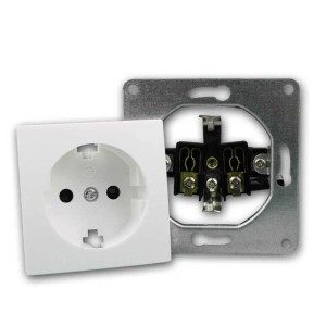 McPower FLAIR Steckdose weiß250V16AUPo RahmeSchrauba