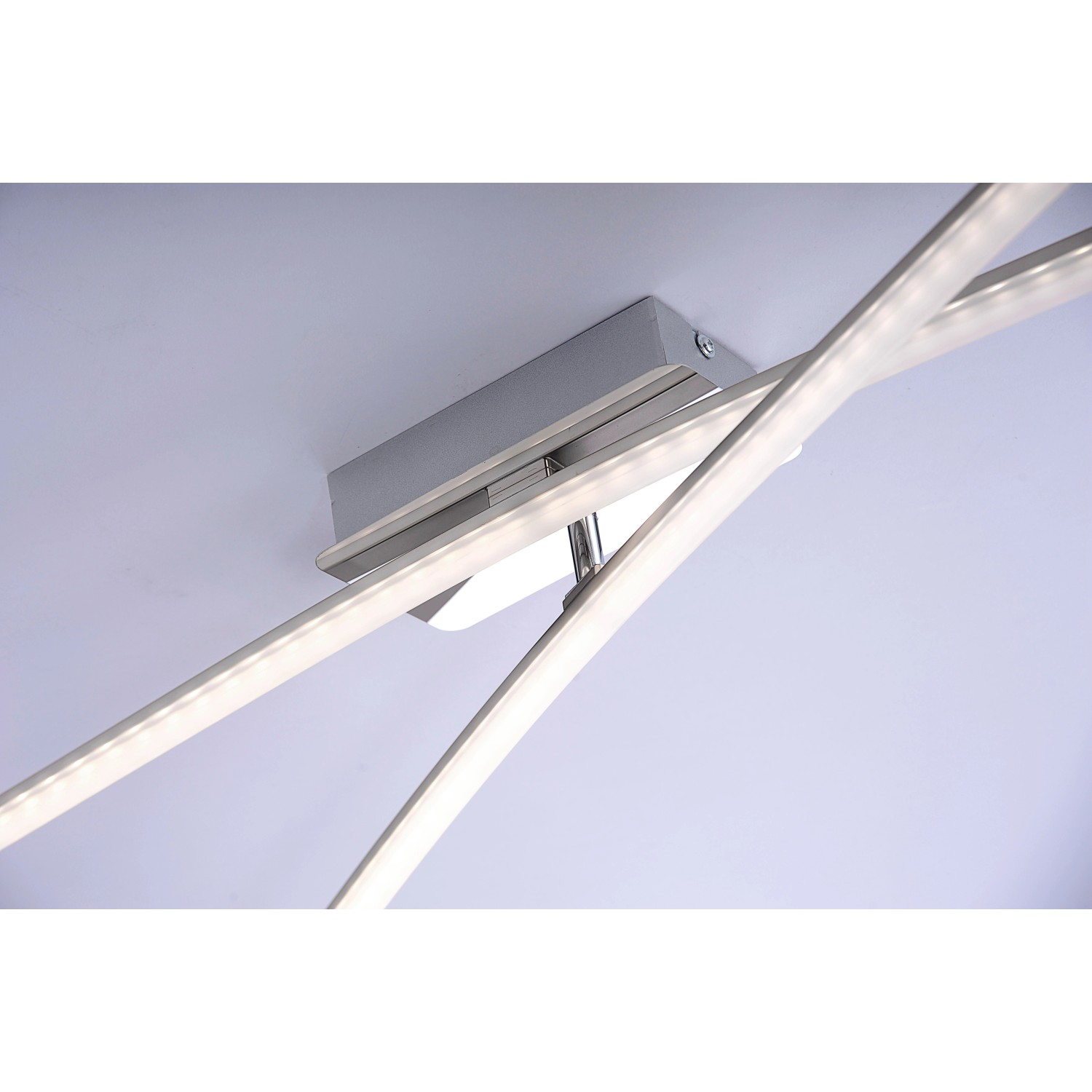 Moderne LED-Deckenleuchte Simon aus Stahl, 59x51 cm, warmweißes Licht für Wohnräume.