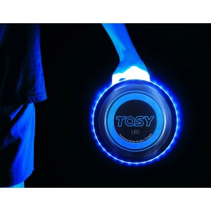 Xtrem Tosy Ultimate Disc LED Blau in Hand, leuchtende Frisbee für Spiel & Spaß im Dunkeln.