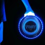 Xtrem Tosy Ultimate Disc LED Blau in Hand, leuchtende Frisbee für Spiel & Spaß im Dunkeln.