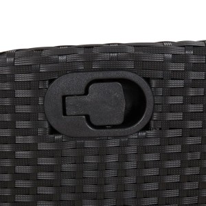 Detailaufnahme: Verstellmechanismus des schwarzen vidaXL Gartensessels aus Poly Rattan.