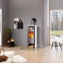 Hark Küchenofen Keramik 7 kW mit Automatik im modernen Wohnraum mit Glasbodenplatte.