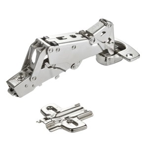 Vernickeltes SOTECH Sensys 8657i Weitwinkelscharnier 165 Grad mit Soft Close und Montageplatte für Möbel.