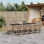 15-tlg. Garten-Essgruppe aus Rattan mit Kissen, beige. Gartentisch mit 14 Stühlen und Auflagen.