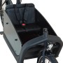 Detailaufnahme: Schwarzes Prophete E-Bike Cargo Plus mit Transportbox und Sitz mit Sicherheitsgurt.