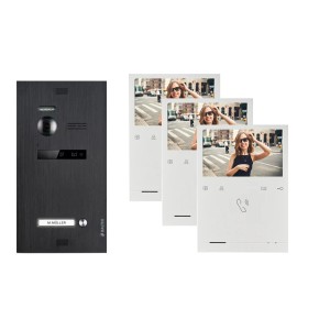 Balter Evo Video Türsprechanlage Set mit schwarzer Türstation und 3 Monitoren.