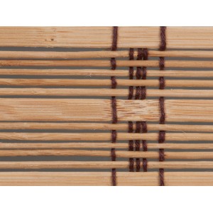 Detailansicht des OBI Bambus-Raffrollos Mataro in Eiche, 80x160 cm. Natürlicher Sichtschutz.
