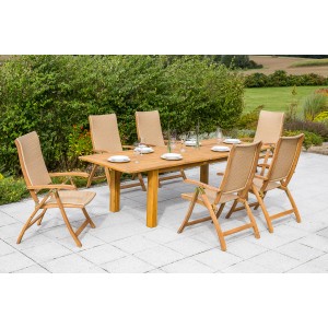7-teiliges Gartenmöbel-Set Capri mit Doppelausziehtisch aus Akazienholz und Polyrattan.