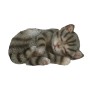 Schlafendes Katzenbaby als Deko-Figur für Haus und Garten, 15 cm.