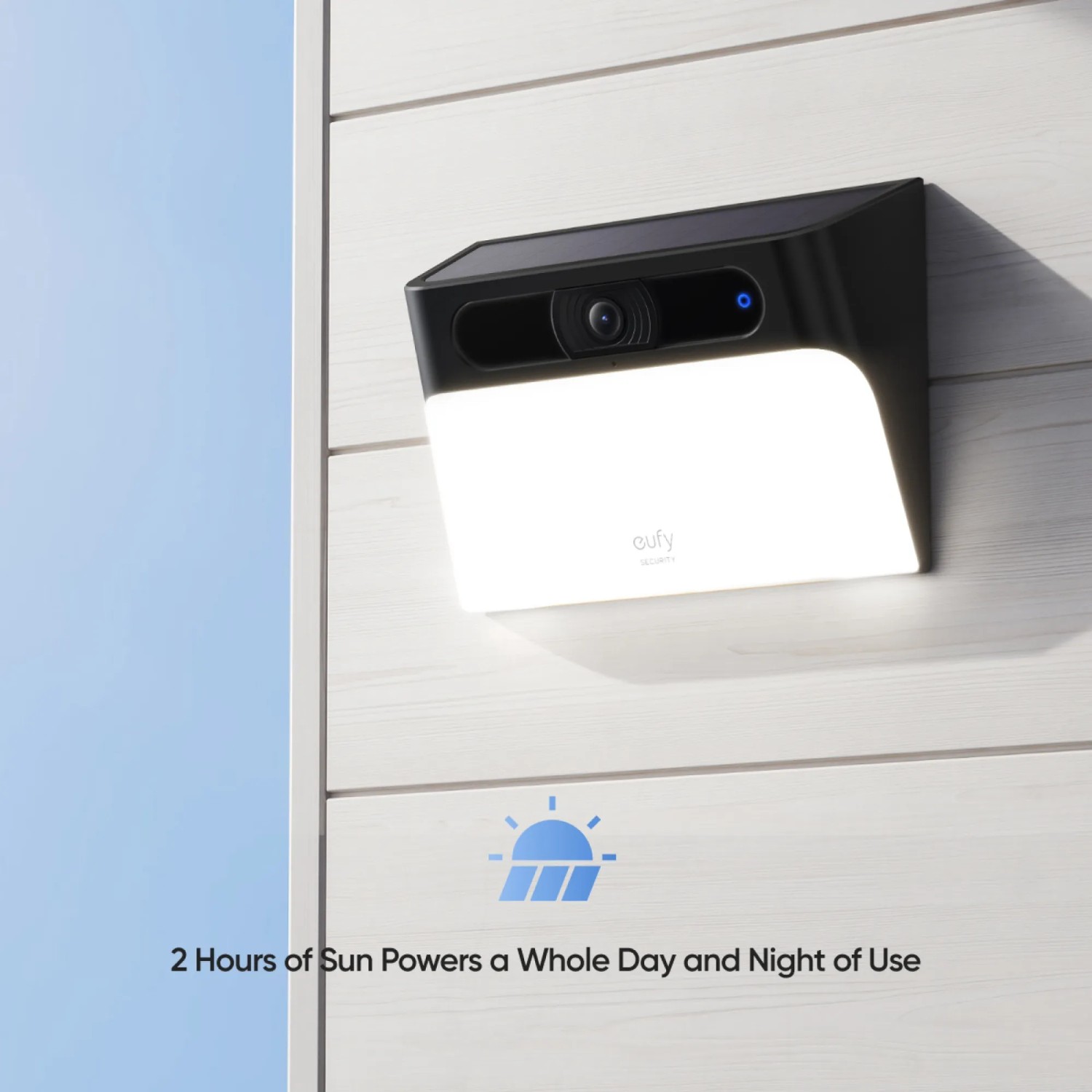 Eufy Solar-Wandleuchte S120 mit Kamera, montiert an einer Wand. Kabellose Kameraüberwachung mit Solar.