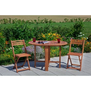 3-tlg. Gartenmöbel-Set aus Eukalyptusholz mit Klapptisch und zwei Klappstühlen für den Balkon.