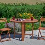 3-tlg. Gartenmöbel-Set aus Eukalyptusholz mit Klapptisch und zwei Klappstühlen für den Balkon.