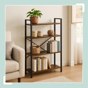 Industrial Bücherregal mit 4 braunen Holzoptik-Fächern und schwarzem Metallgestell, dekoriert im Wohnzimmer.
