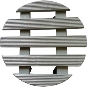 Grauer, runder Kübelroller aus Holz für den Innenbereich. Rolluntersetzer mit Lenkrollen.