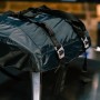 Ooni Koda 12 Transportabdeckung aus wasserdichtem Material mit Tragegurten.