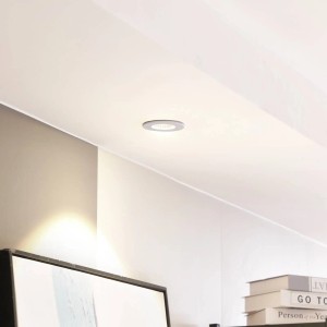 Weißer Arcchio LED Einbaustrahler Lirin an Zimmerdecke, Aluminium, 1-flammig.