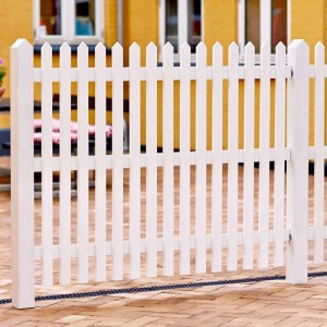 Weißer Holz Vorgartenzaun Skagen Lux aus Nadelholz. Klassischer Lattenzaun mit spitzen Latten für den Garten.