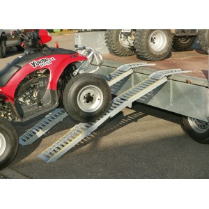 Unitec Auffahrrampen-Set, klappbar, mit Quad auf Anhänger verladen. Ideal für Wartung & Reparatur.