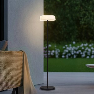 Schwarze Lindby LED Solarleuchte Samine für den Außenbereich, dimmbar und spritzwassergeschützt.