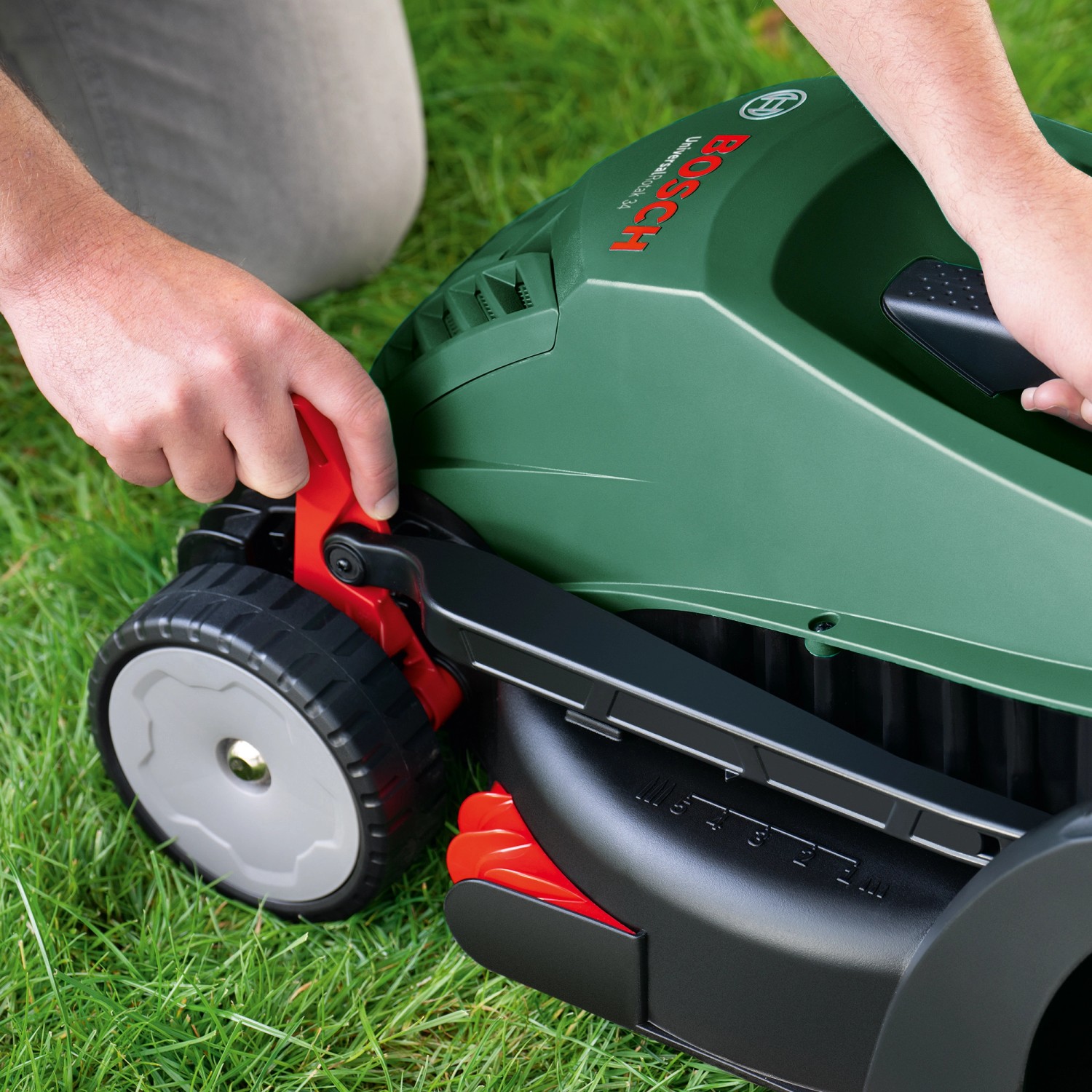 Bosch Elektrorasenmäher Universal Rotak 34-405 kaufen bei OBI