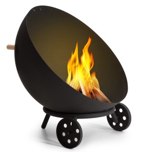 Schwarze Blumfeldt Feuerschale Egon mit Grillrost und Rädern, Feuer brennt.