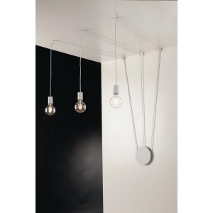 Weiße Luce Design Deckenleuchte Habitat, 3-flammig, Ø 19cm. Moderne Pendelleuchte mit minimalistischem Design.