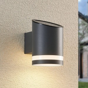 Moderne Lindby LED Solarleuchte Bentlas für den Außenbereich, schwarz, aus Edelstahl. Spritzwassergeschützt.
