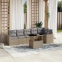 Beige 7-tlg. Garten-Sofagarnitur aus Rattan mit Tisch und grauen Kissen.