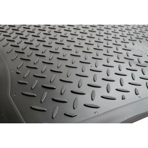 Schwarze Gummi Kofferraumwanne für Ford Fiesta VI (2008-2017) mit Riffelstruktur.