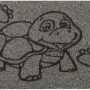 Graue Bestlivings Kokos Fußmatte mit Schildkröten-Motiv, 25x50 cm. Schmutzfangmatte für Innen & Außen.