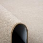 Detailansicht: Runder, beiger Snapstyle Feinschlingen Velour Teppich Strong. Robuster Kurzflorteppich.