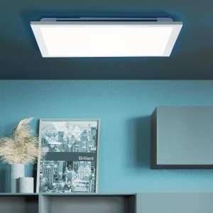 Weißes, quadratisches LED-Panel Allie 40x40 cm von Brilliant an einer blauen Decke.