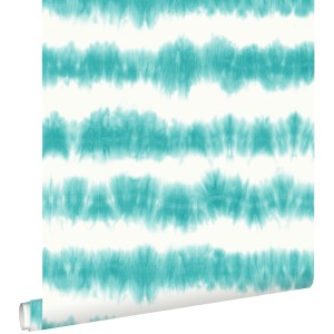 ESTAhome Vliestapete mit horizontalen Tie-Dye Shibori Streifen in Türkis und Weiß. Dekorative Tapete.