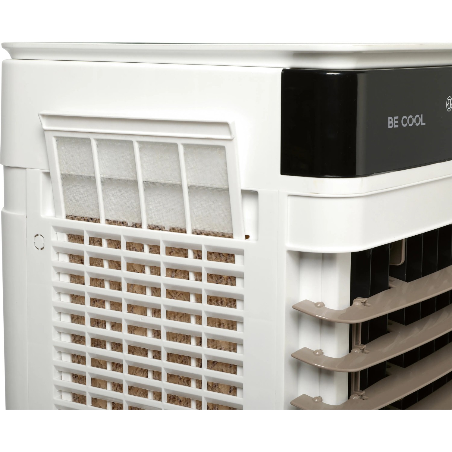 Detailaufnahme Luftkühler 60 l Weiß-Braun mit Filter und Kühlrippen.
