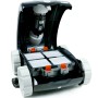 Interline Poolroboter Jellyfish 5220 mit geöffnetem Filterfach und Filterkartuschen.