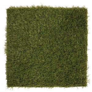 Detailaufnahme: Andiamo Kunstrasen Lombok mit Echtgrasoptik in Grün, 133x300 cm.