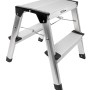 Aluminium Trittleiter GAT 2S mit zwei Stufen und rutschfesten Füßen.