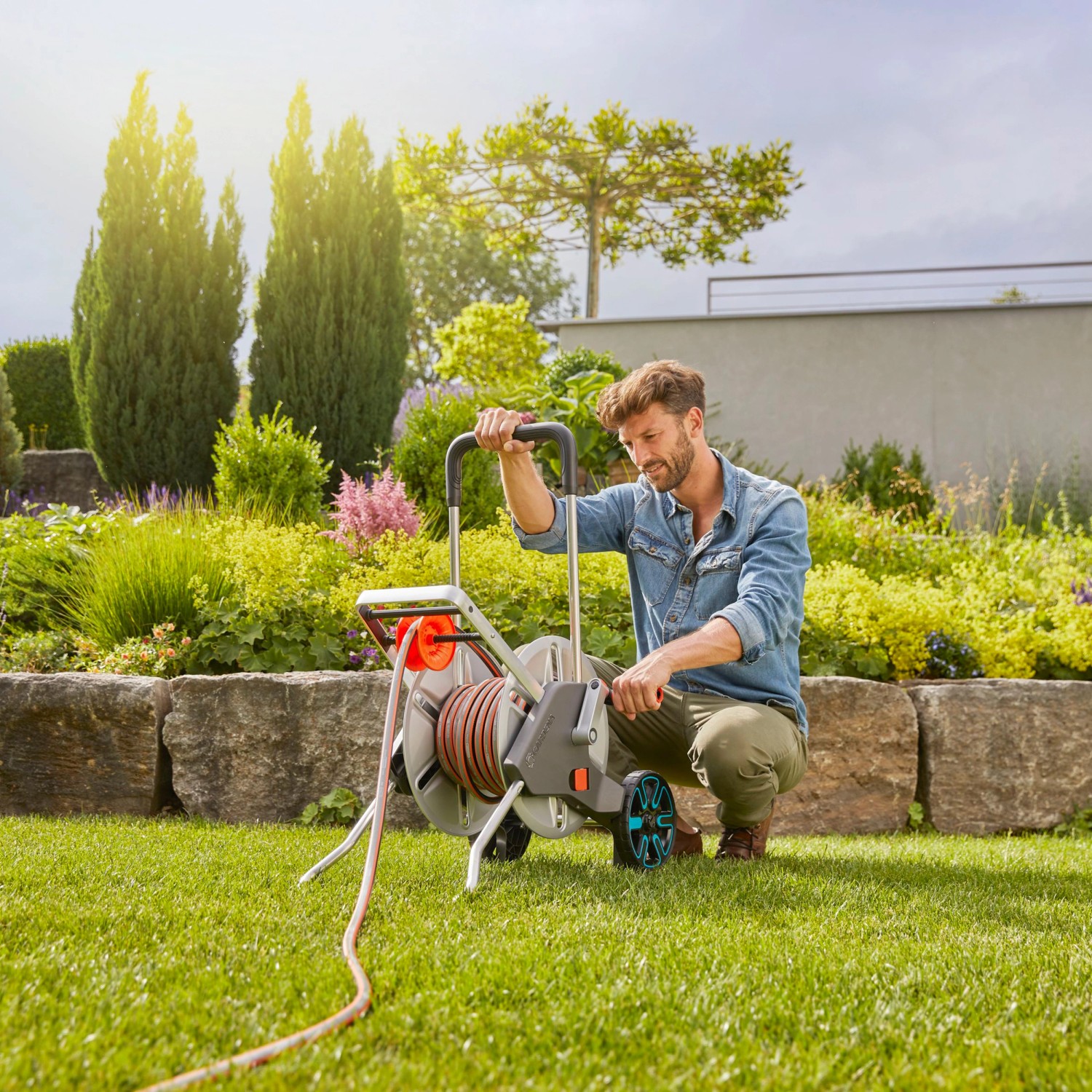 Gardena Schlauchwagen Set Aqua Roll M mit 30 m Schlauch & Zubehör