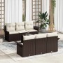 Braunes 7-teiliges vidaXL Garten-Sofa-Set aus Poly Rattan mit Tisch und cremefarbenen Kissen.